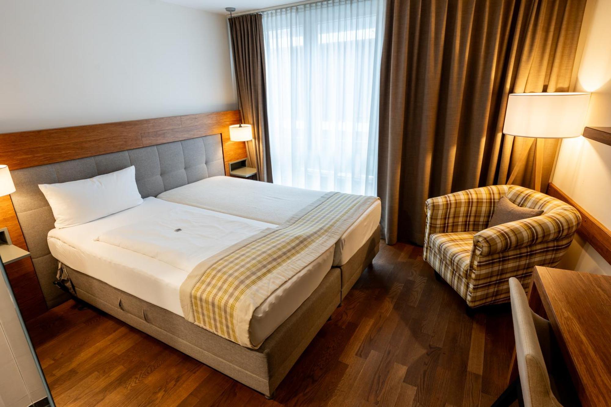 Restaurant Hotel Zum Storchen Вальдкирх Экстерьер фото
